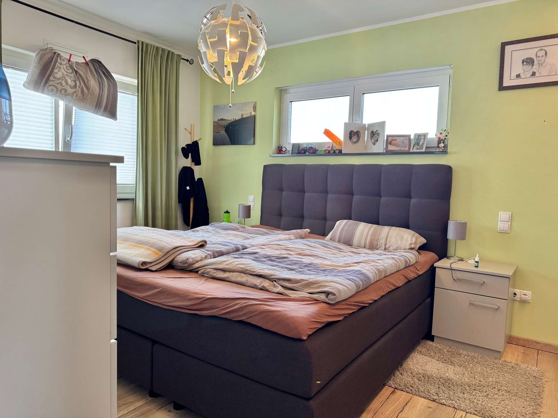 GUTE AUSSTATTUNG, Sommergarten, Erdw&auml;rmepumpe, Doppelgarage, Einbauk&uuml;che u.v.m.